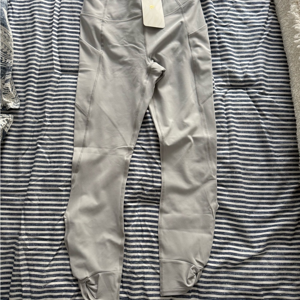 NWT Fabletics Twist 7/8 Size S Light Gray Oasis High-Waisted Leggings